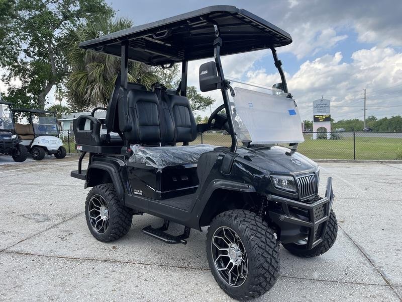 2025 Evolution D5 Maverick 2+2 Black Sapphire | 4-Seater Lifted Golf Cart