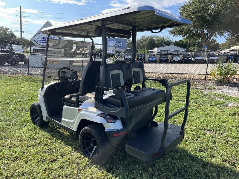 2025 STAR EV Sirius 2+2 LSV | Light Argent Metallic | Premium Electric & Apple CarPlay Sale! - Image 2